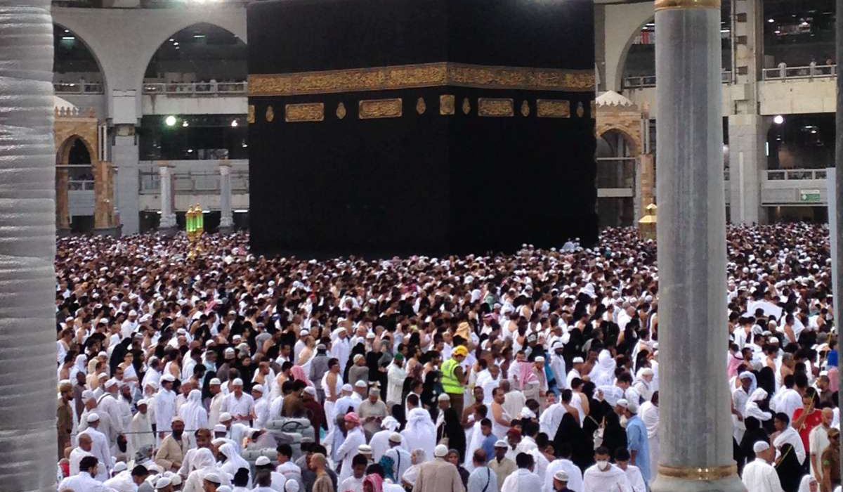 Saudi allows citizens to invite friends for Umrah, tourism